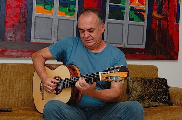 Violonista apresenta Vinicius de Moraes 