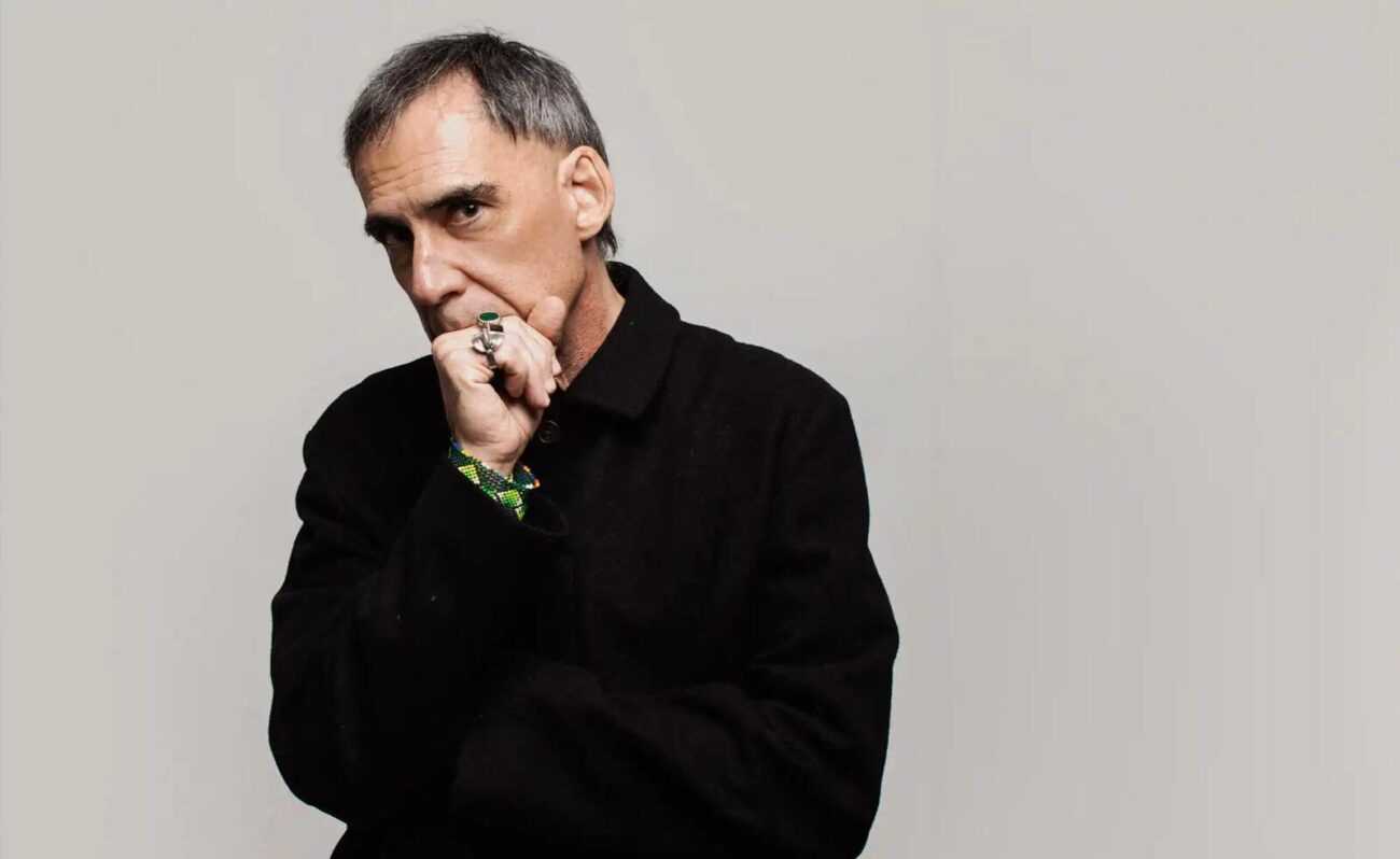 Arnaldo Antunes em foto promocional