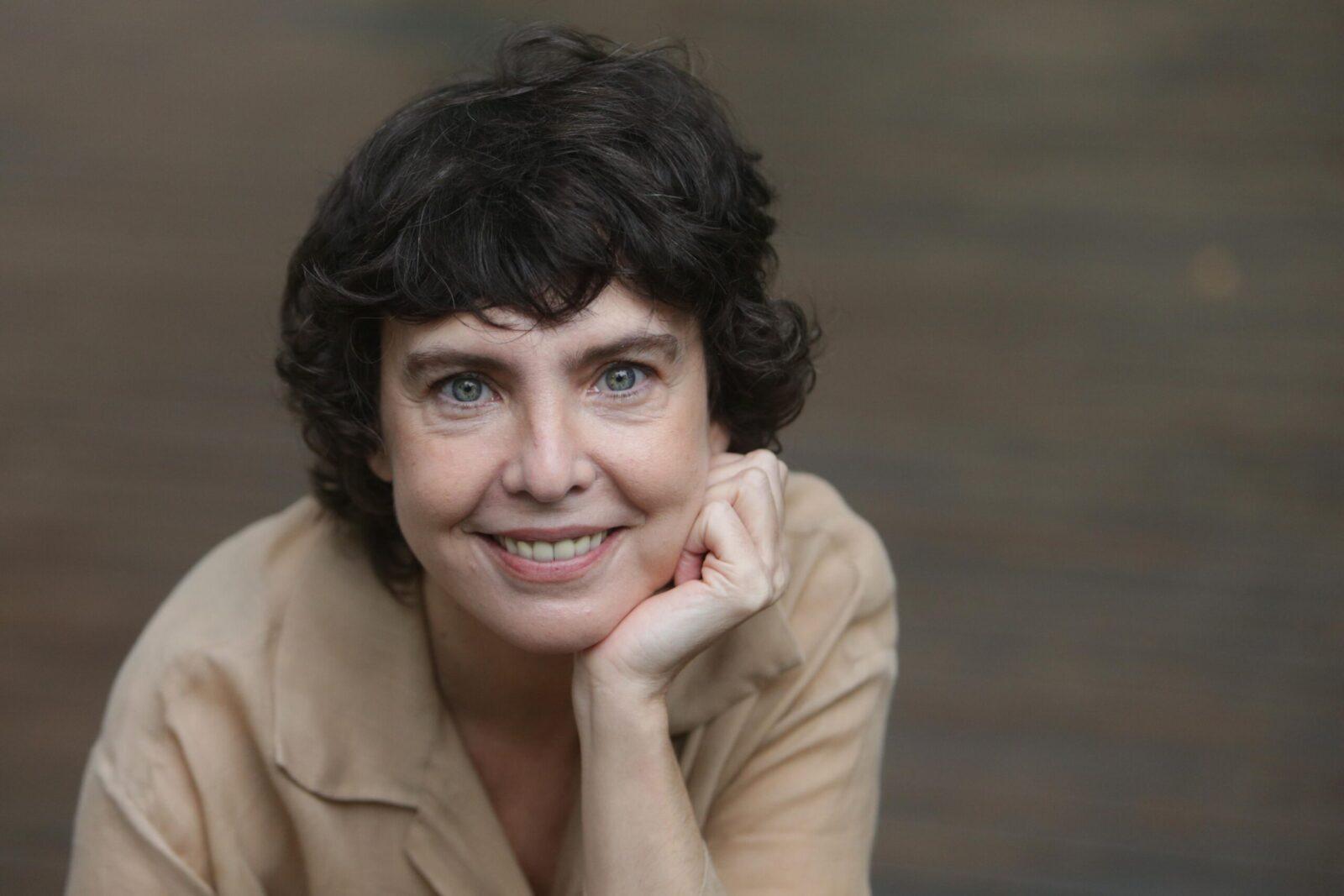 Relembre os grandes sucessos e regravações de Adriana Calcanhotto - Esquina  Musical